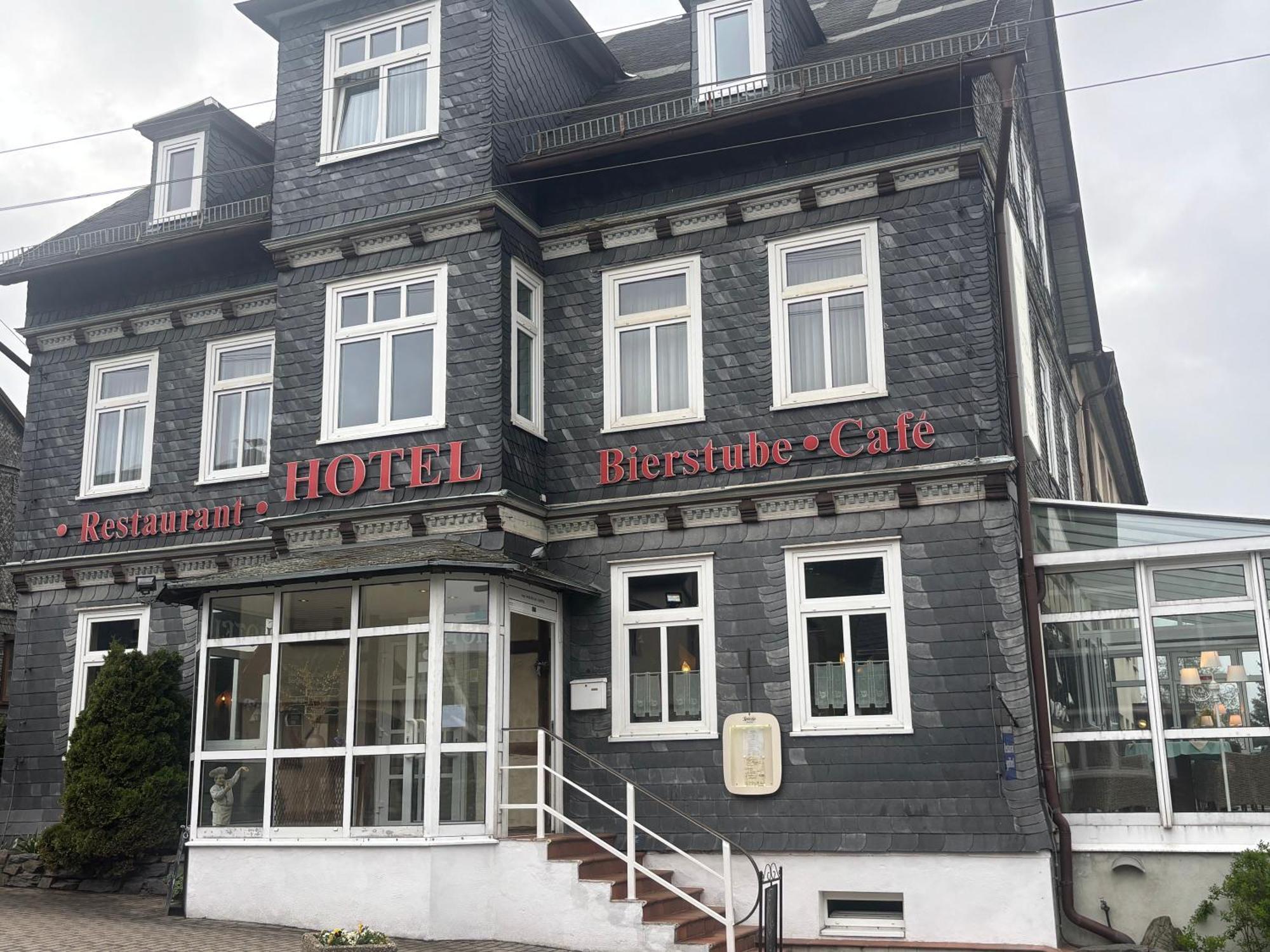 Hotel Burghof Oberweißbach エクステリア 写真